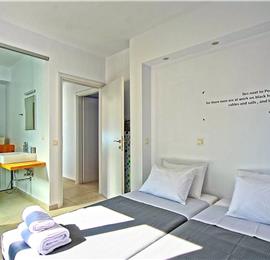 4 bedroom villa with pool and sea view in Perithia, Corfu, sleeps 9